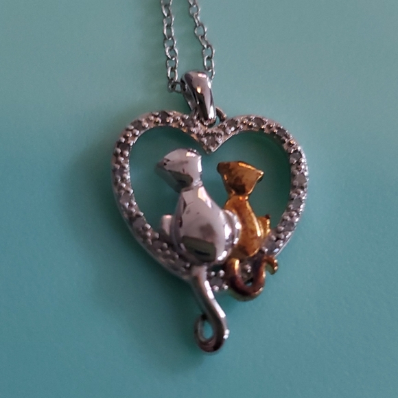 Two Cats in a Heart Necklace - Picture 1 of 4
